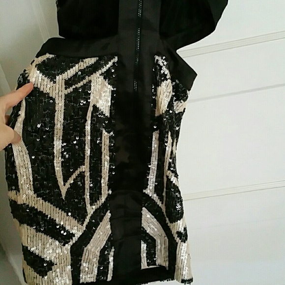 Dress - Picture 3 of 3